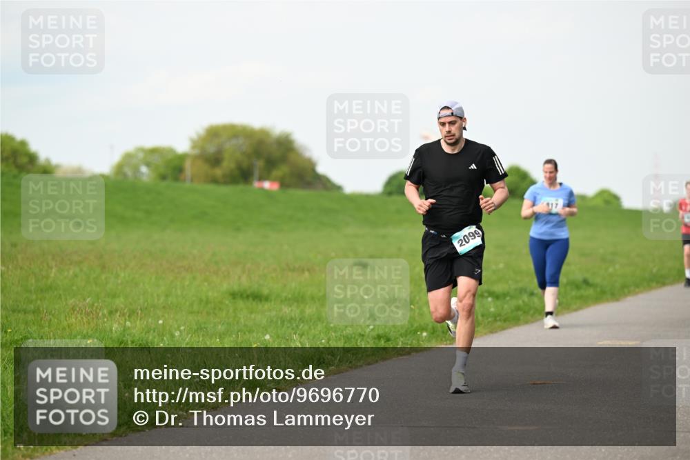 10.05.2026 - 8. Wedeler Halbmarathon Dr. Thomas Lammeyer http://msf.ph/oto/9696770 10.05.2026 11:26:28 Laufen 2099 meine-sportfotos.de
