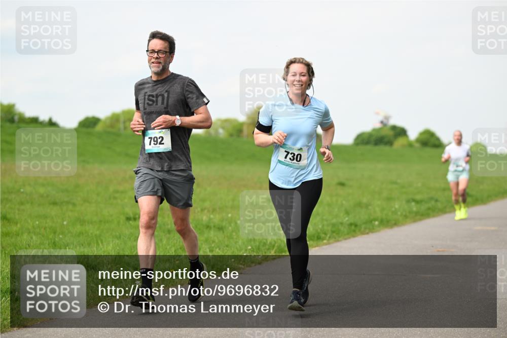 10.05.2026 - 8. Wedeler Halbmarathon Dr. Thomas Lammeyer http://msf.ph/oto/9696832 10.05.2026 11:26:50 Laufen 792, 730 meine-sportfotos.de