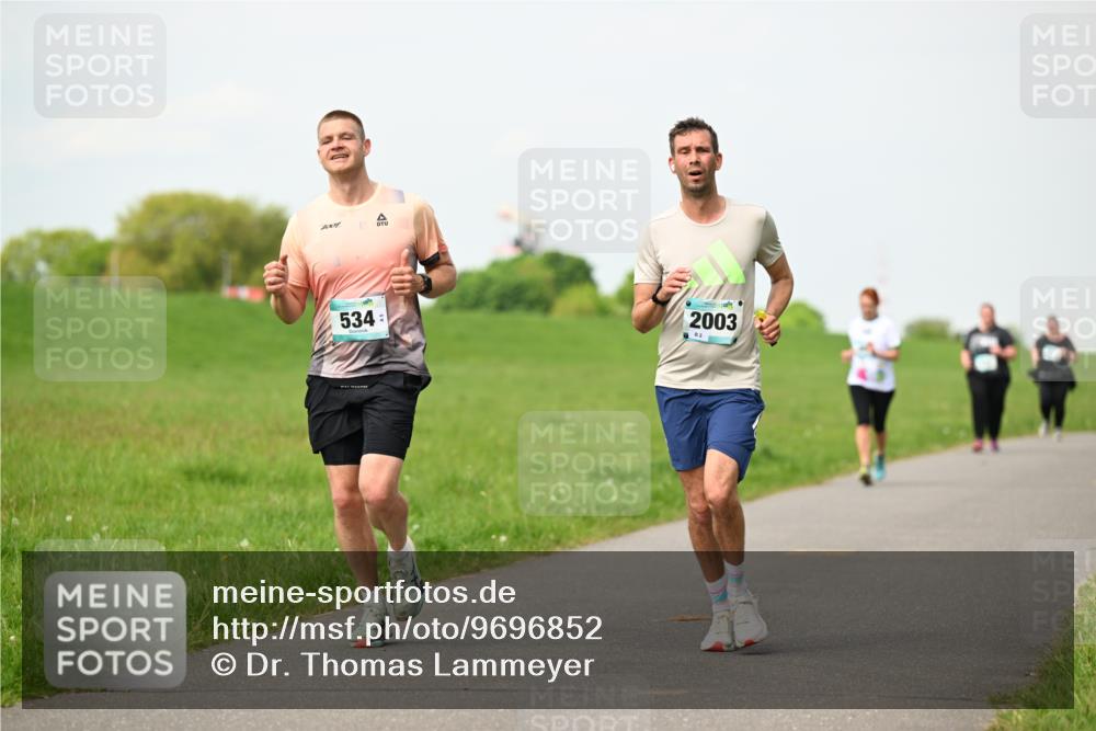 10.05.2026 - 8. Wedeler Halbmarathon Dr. Thomas Lammeyer http://msf.ph/oto/9696852 10.05.2026 11:26:57 Laufen 1001, 534, 2003 meine-sportfotos.de