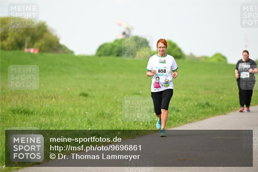 10.05.2026 - 8. Wedeler Halbmarathon Dr. Thomas Lammeyer http://msf.ph/oto/9696861 10.05.2026 11:27:02 Laufen 658 meine-sportfotos.de