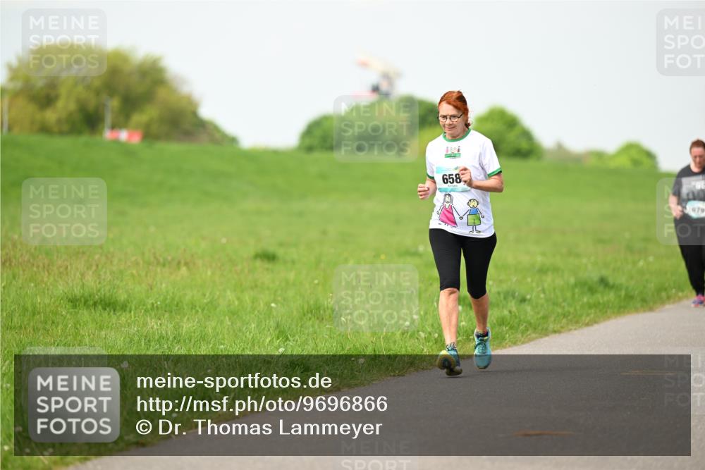 10.05.2026 - 8. Wedeler Halbmarathon Dr. Thomas Lammeyer http://msf.ph/oto/9696866 10.05.2026 11:27:02 Laufen 658 meine-sportfotos.de