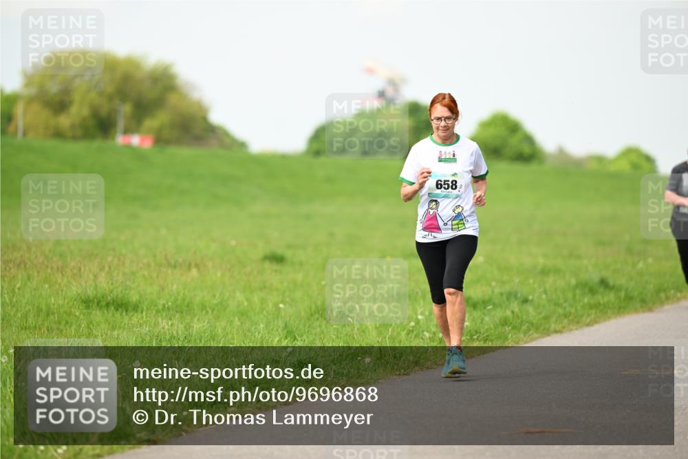 10.05.2026 - 8. Wedeler Halbmarathon Dr. Thomas Lammeyer http://msf.ph/oto/9696868 10.05.2026 11:27:02 Laufen 658, 100 meine-sportfotos.de