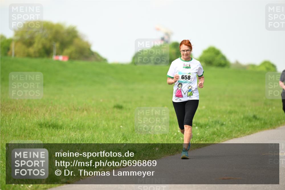 10.05.2026 - 8. Wedeler Halbmarathon Dr. Thomas Lammeyer http://msf.ph/oto/9696869 10.05.2026 11:27:03 Laufen 1601, 658 meine-sportfotos.de