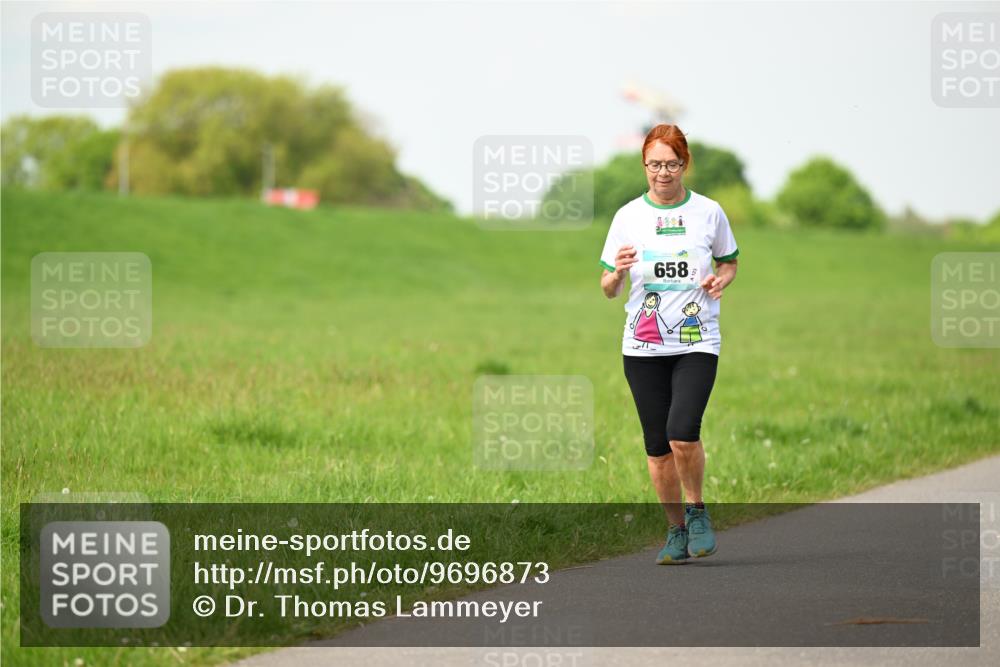 10.05.2026 - 8. Wedeler Halbmarathon Dr. Thomas Lammeyer http://msf.ph/oto/9696873 10.05.2026 11:27:03 Laufen 658 meine-sportfotos.de