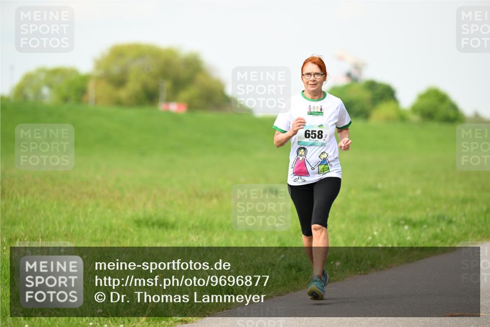 10.05.2026 - 8. Wedeler Halbmarathon Dr. Thomas Lammeyer http://msf.ph/oto/9696877 10.05.2026 11:27:04 Laufen 658 meine-sportfotos.de