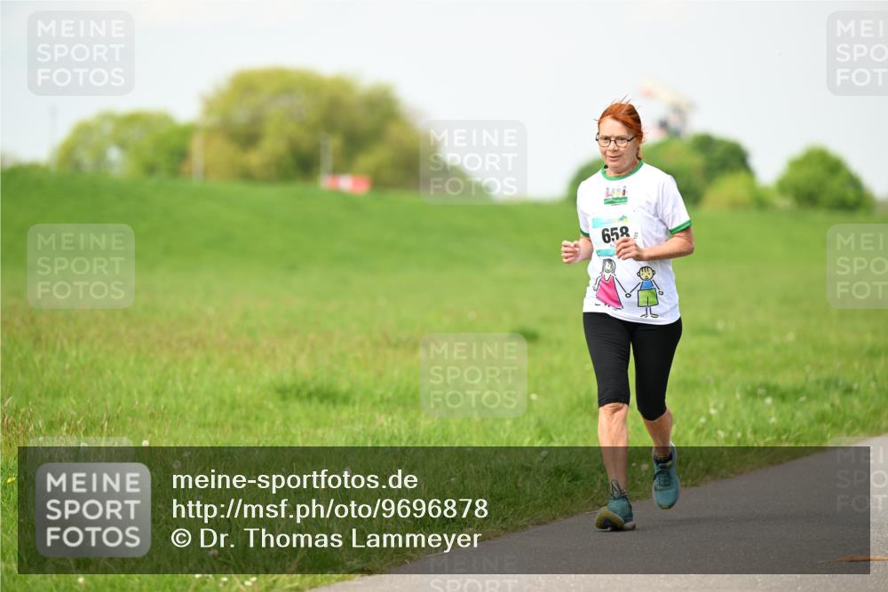 10.05.2026 - 8. Wedeler Halbmarathon Dr. Thomas Lammeyer http://msf.ph/oto/9696878 10.05.2026 11:27:04 Laufen 658 meine-sportfotos.de