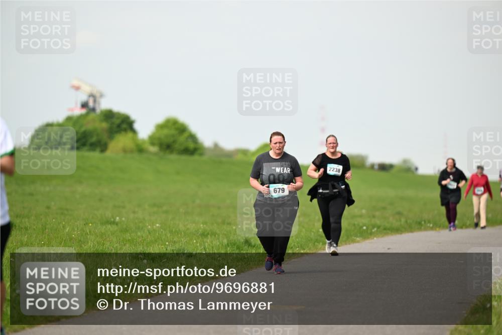 10.05.2026 - 8. Wedeler Halbmarathon Dr. Thomas Lammeyer http://msf.ph/oto/9696881 10.05.2026 11:27:05 Laufen 2238, 100, 679 meine-sportfotos.de