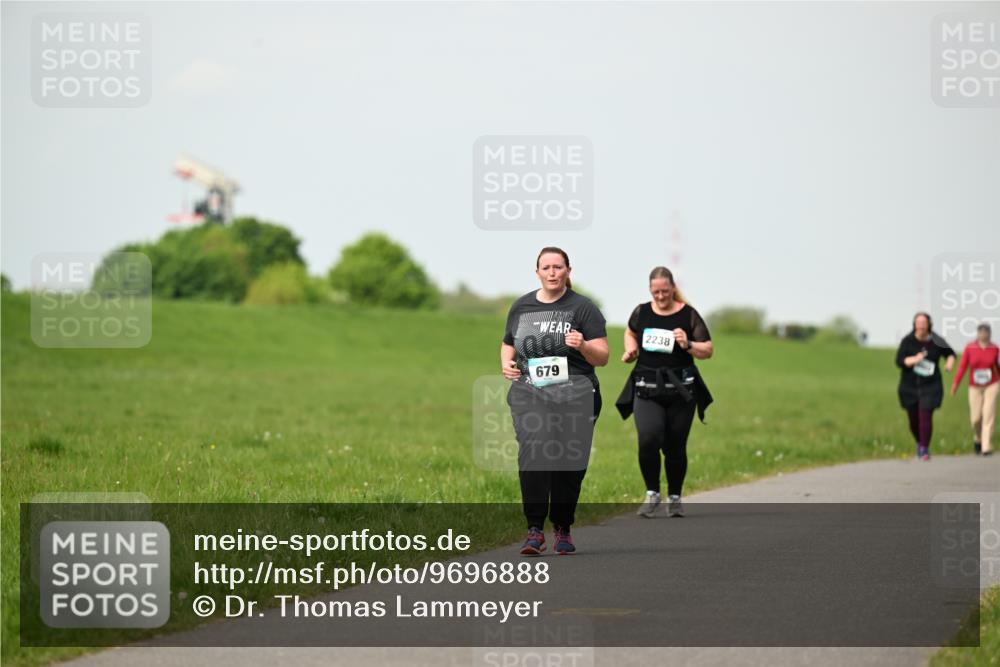 10.05.2026 - 8. Wedeler Halbmarathon Dr. Thomas Lammeyer http://msf.ph/oto/9696888 10.05.2026 11:27:06 Laufen 679, 2238 meine-sportfotos.de