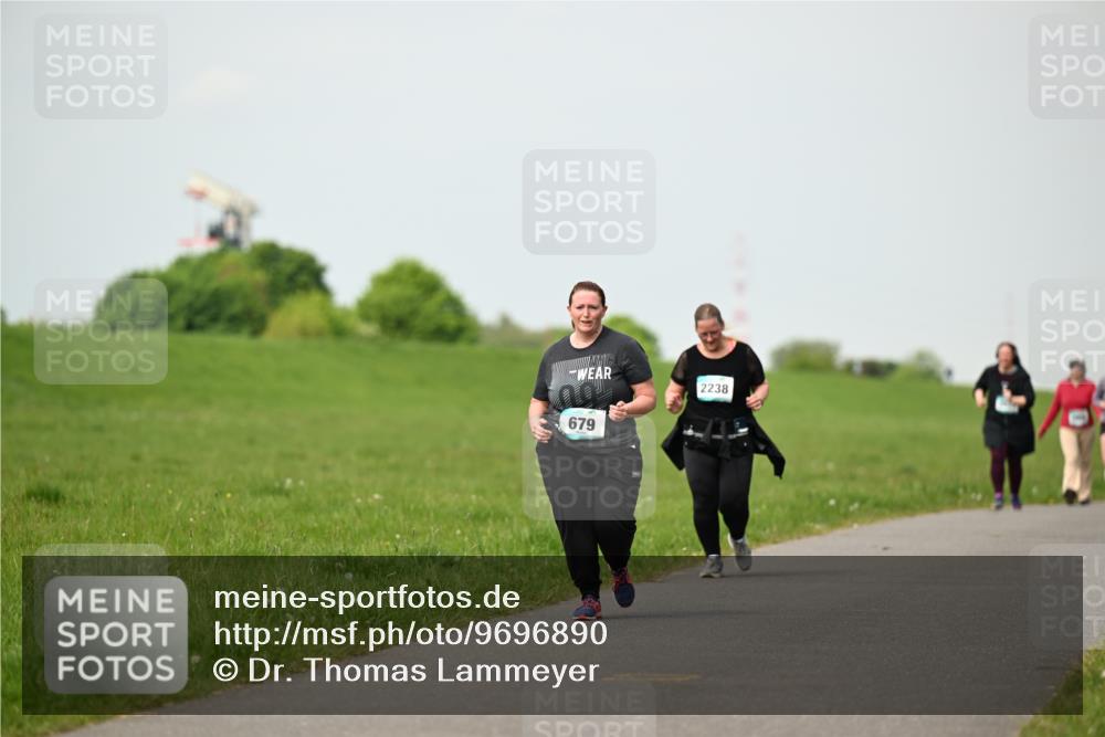 10.05.2026 - 8. Wedeler Halbmarathon Dr. Thomas Lammeyer http://msf.ph/oto/9696890 10.05.2026 11:27:06 Laufen 2238, 679 meine-sportfotos.de