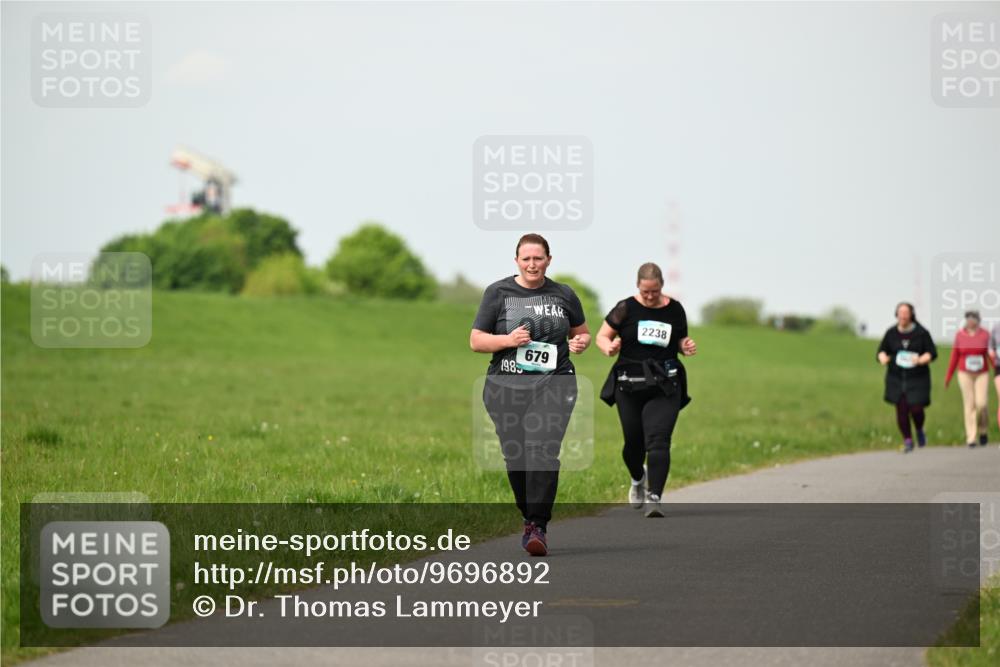 10.05.2026 - 8. Wedeler Halbmarathon Dr. Thomas Lammeyer http://msf.ph/oto/9696892 10.05.2026 11:27:06 Laufen 2238, 679, 1985 meine-sportfotos.de