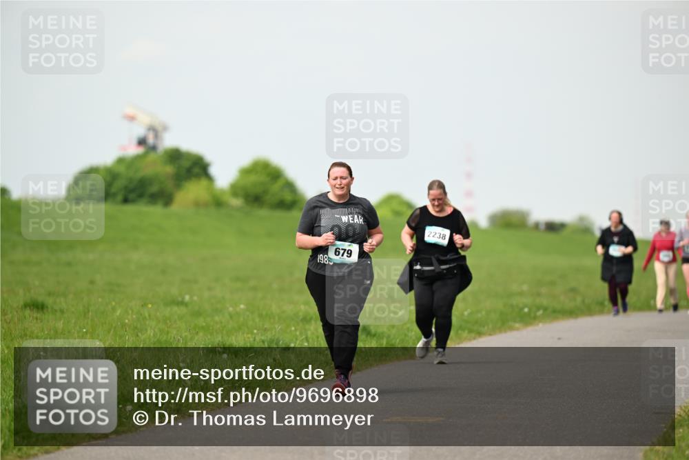 10.05.2026 - 8. Wedeler Halbmarathon Dr. Thomas Lammeyer http://msf.ph/oto/9696898 10.05.2026 11:27:07 Laufen 2238, 679, 1985 meine-sportfotos.de