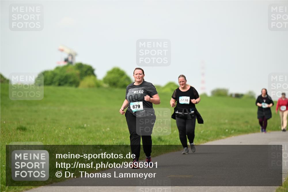 10.05.2026 - 8. Wedeler Halbmarathon Dr. Thomas Lammeyer http://msf.ph/oto/9696901 10.05.2026 11:27:08 Laufen 679, 2238 meine-sportfotos.de