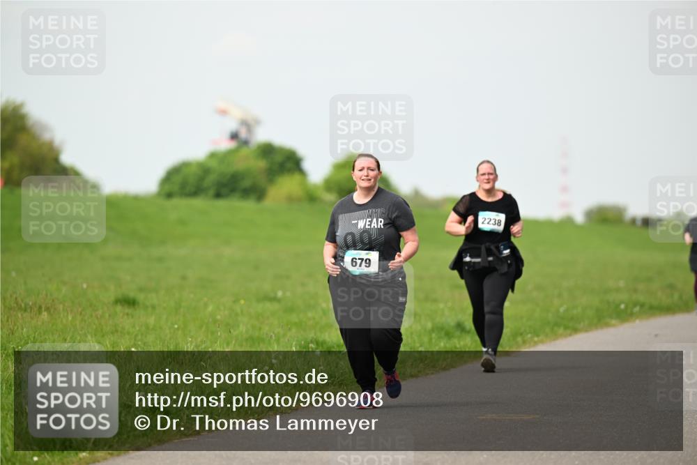 10.05.2026 - 8. Wedeler Halbmarathon Dr. Thomas Lammeyer http://msf.ph/oto/9696908 10.05.2026 11:27:09 Laufen 2238, 679 meine-sportfotos.de