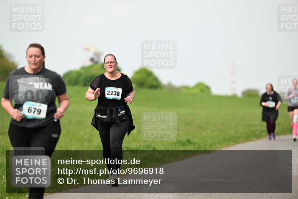10.05.2026 - 8. Wedeler Halbmarathon Dr. Thomas Lammeyer http://msf.ph/oto/9696918 10.05.2026 11:27:13 Laufen 679, 2238 meine-sportfotos.de