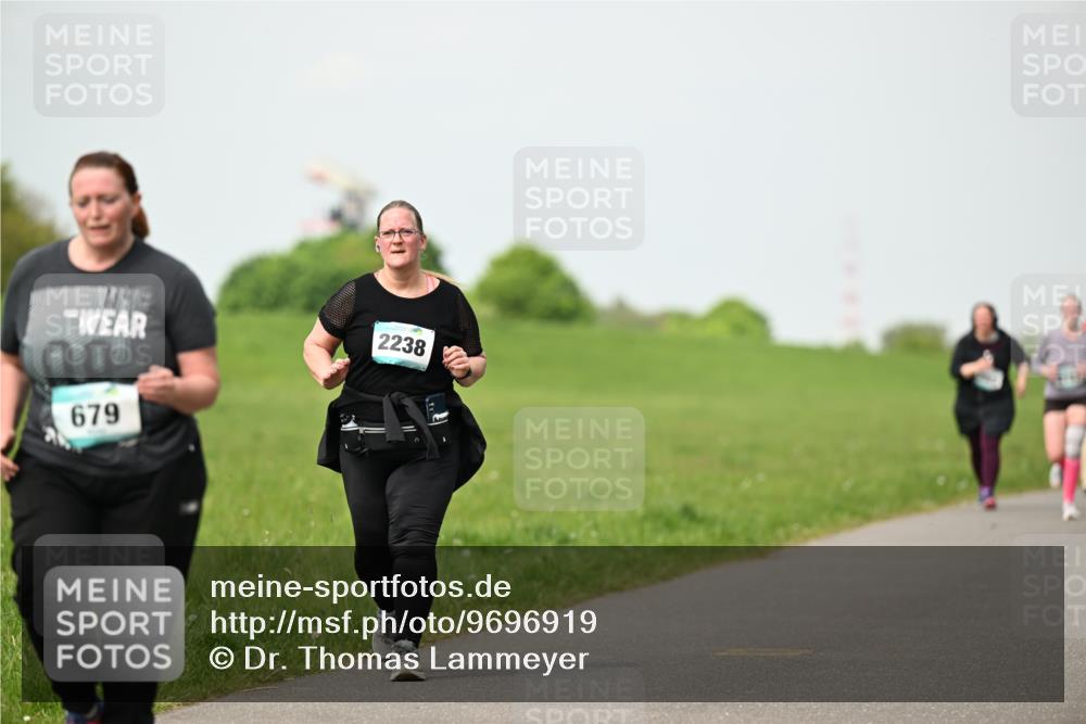 10.05.2026 - 8. Wedeler Halbmarathon Dr. Thomas Lammeyer http://msf.ph/oto/9696919 10.05.2026 11:27:13 Laufen 679, 2238 meine-sportfotos.de