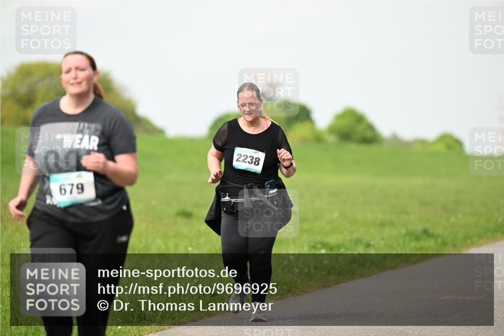 10.05.2026 - 8. Wedeler Halbmarathon Dr. Thomas Lammeyer http://msf.ph/oto/9696925 10.05.2026 11:27:14 Laufen 679, 2238 meine-sportfotos.de