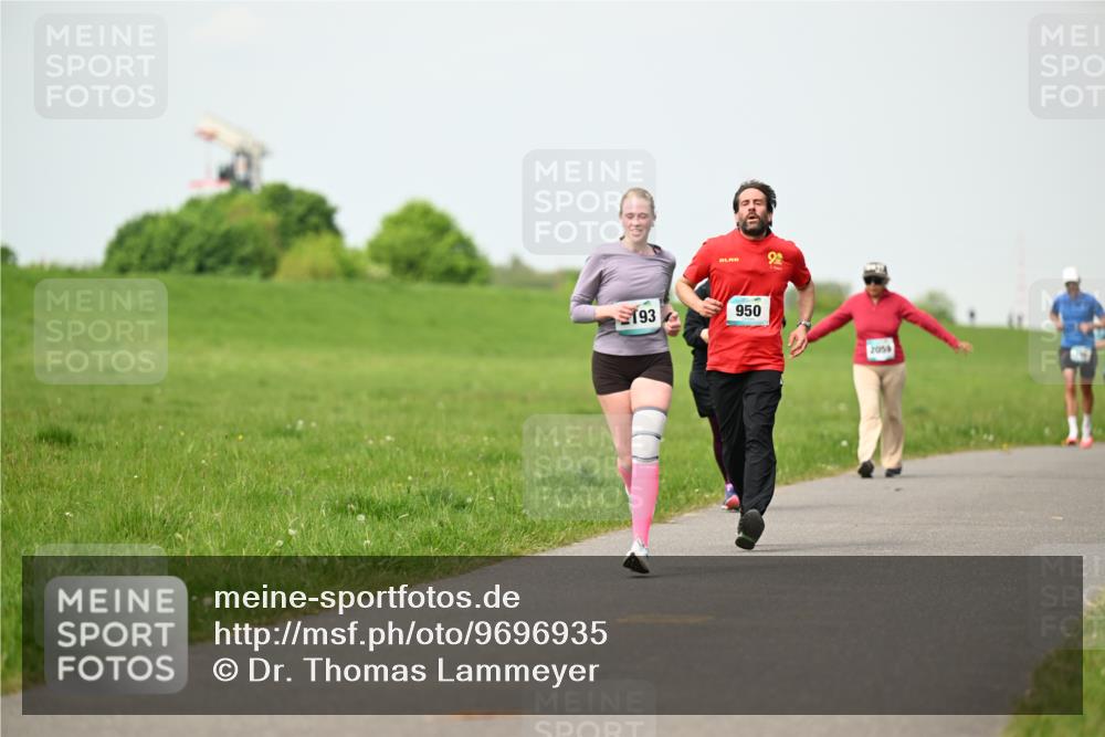 10.05.2026 - 8. Wedeler Halbmarathon Dr. Thomas Lammeyer http://msf.ph/oto/9696935 10.05.2026 11:27:18 Laufen 193, 950, 2059 meine-sportfotos.de