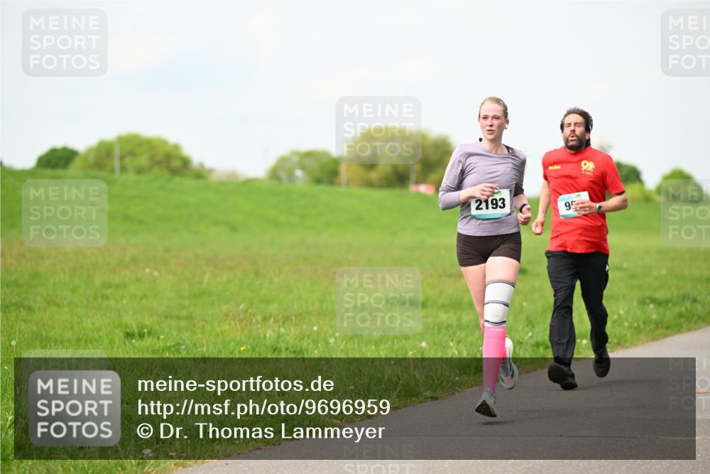 10.05.2026 - 8. Wedeler Halbmarathon Dr. Thomas Lammeyer http://msf.ph/oto/9696959 10.05.2026 11:27:23 Laufen 2193 meine-sportfotos.de