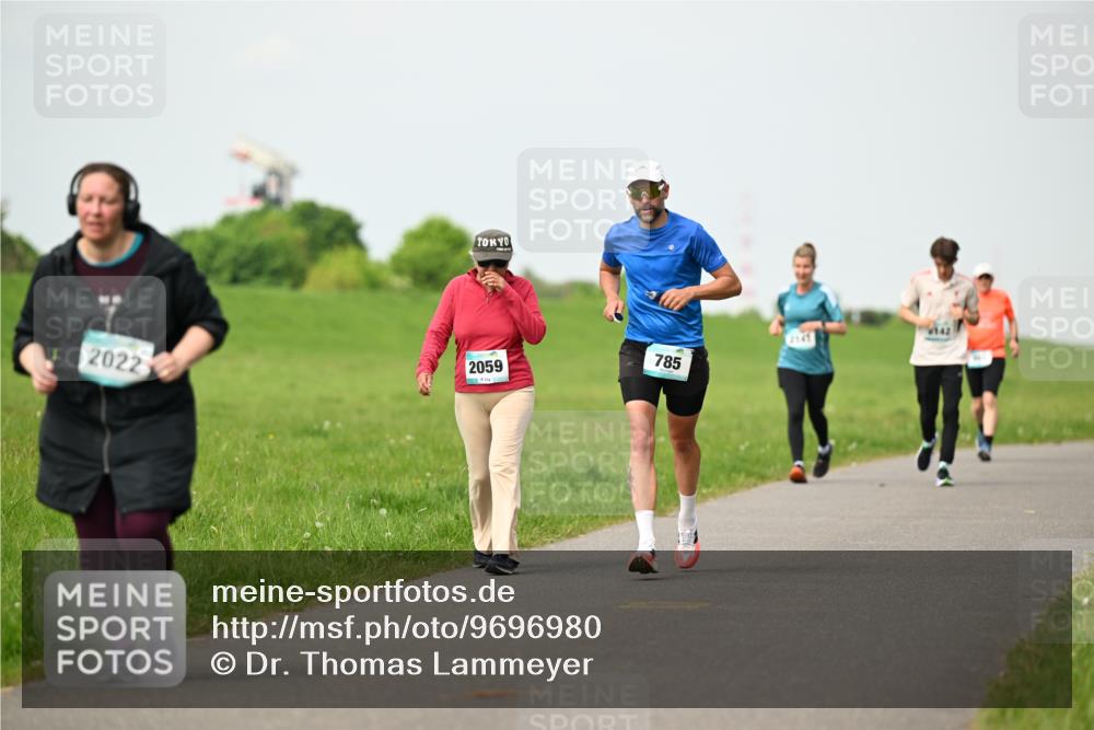 10.05.2026 - 8. Wedeler Halbmarathon Dr. Thomas Lammeyer http://msf.ph/oto/9696980 10.05.2026 11:27:29 Laufen 2022, 2059, 785, 2141 meine-sportfotos.de