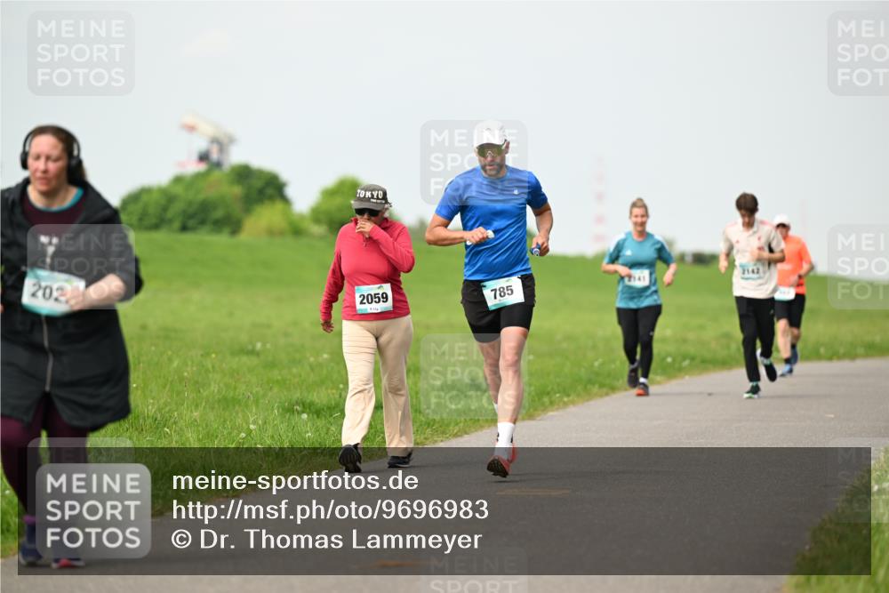 10.05.2026 - 8. Wedeler Halbmarathon Dr. Thomas Lammeyer http://msf.ph/oto/9696983 10.05.2026 11:27:30 Laufen 202, 2059, 174, 785 meine-sportfotos.de
