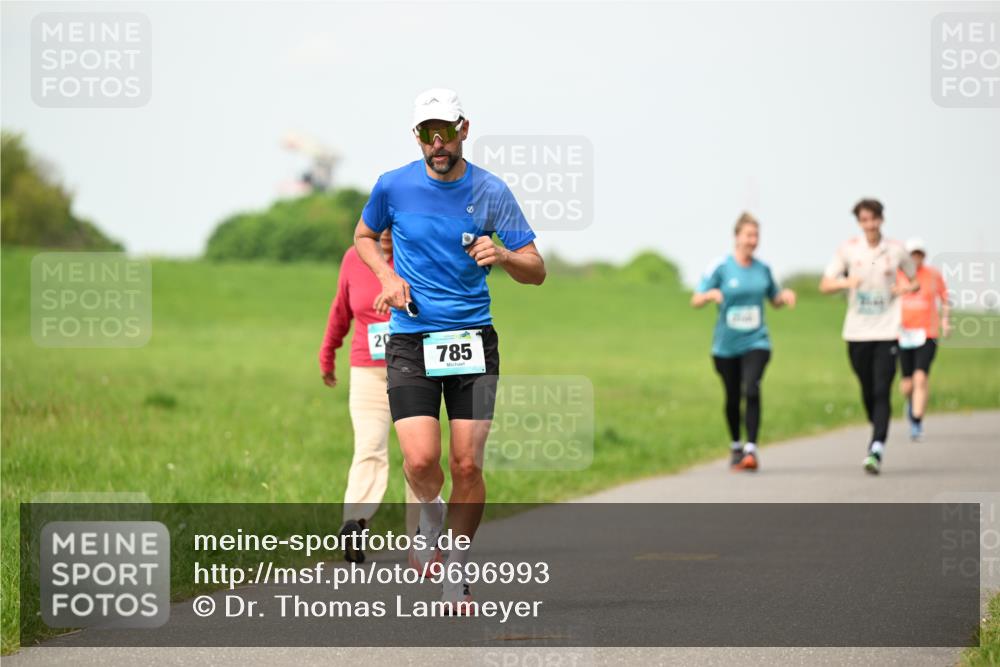 10.05.2026 - 8. Wedeler Halbmarathon Dr. Thomas Lammeyer http://msf.ph/oto/9696993 10.05.2026 11:27:32 Laufen 785 meine-sportfotos.de