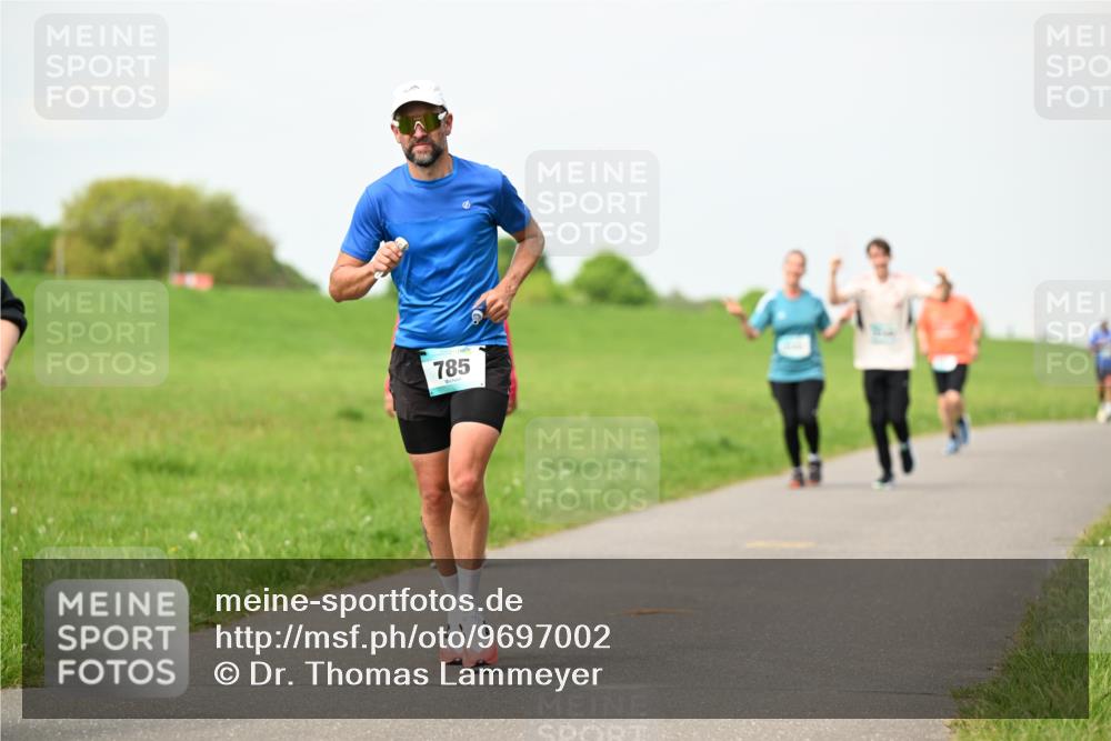 10.05.2026 - 8. Wedeler Halbmarathon Dr. Thomas Lammeyer http://msf.ph/oto/9697002 10.05.2026 11:27:33 Laufen 785 meine-sportfotos.de