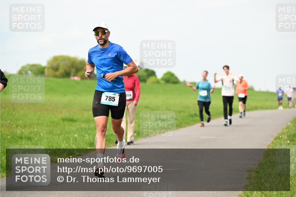 10.05.2026 - 8. Wedeler Halbmarathon Dr. Thomas Lammeyer http://msf.ph/oto/9697005 10.05.2026 11:27:33 Laufen 785, 959 meine-sportfotos.de