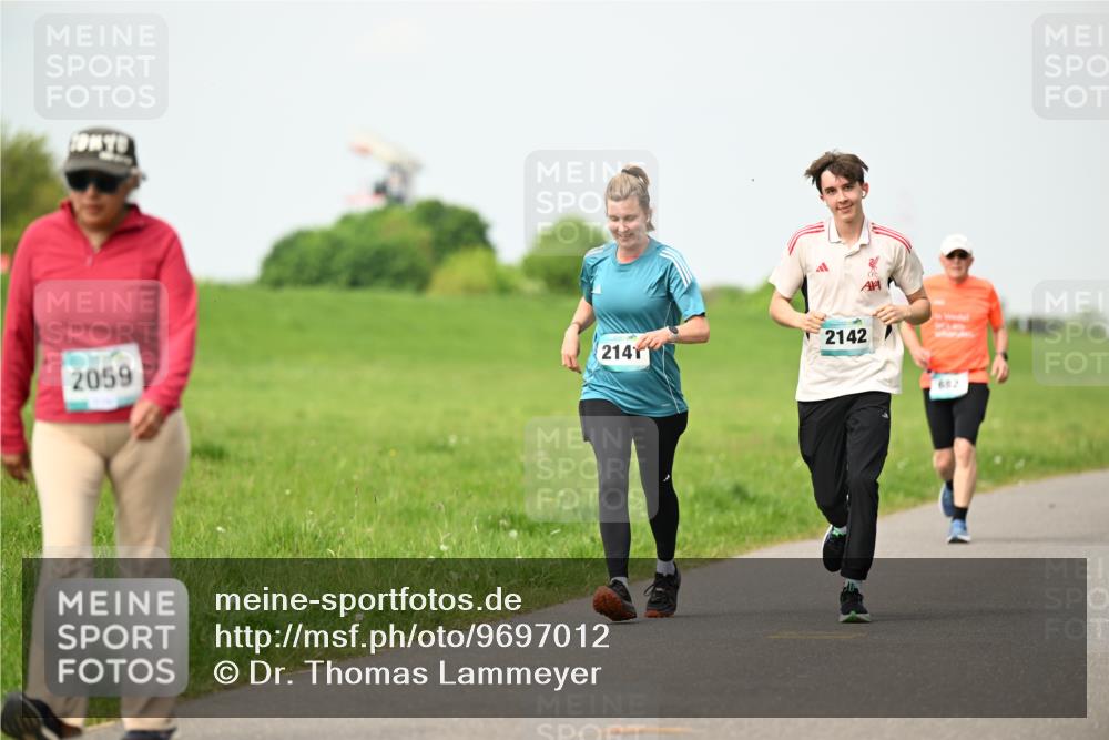 10.05.2026 - 8. Wedeler Halbmarathon Dr. Thomas Lammeyer http://msf.ph/oto/9697012 10.05.2026 11:27:35 Laufen 214, 2059, 2142, 652 meine-sportfotos.de