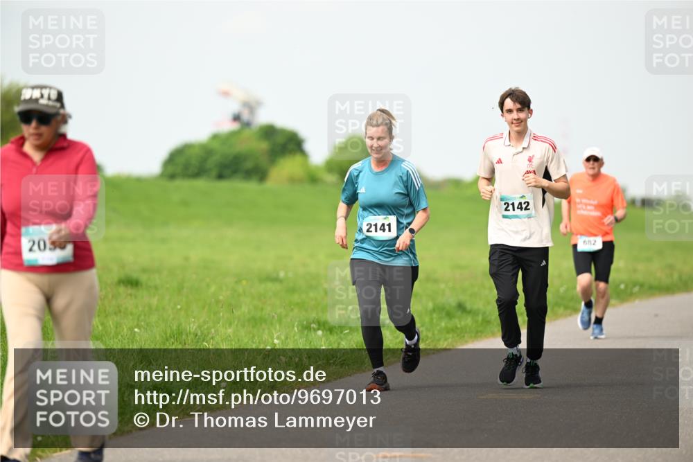 10.05.2026 - 8. Wedeler Halbmarathon Dr. Thomas Lammeyer http://msf.ph/oto/9697013 10.05.2026 11:27:35 Laufen 2030, 2141, 2142, 682 meine-sportfotos.de