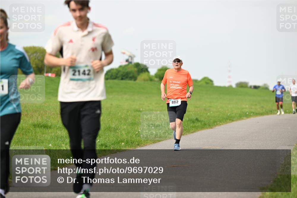 10.05.2026 - 8. Wedeler Halbmarathon Dr. Thomas Lammeyer http://msf.ph/oto/9697029 10.05.2026 11:27:40 Laufen 2142, 682 meine-sportfotos.de