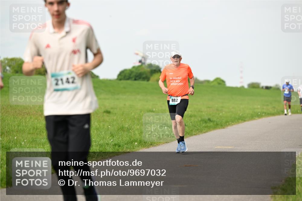10.05.2026 - 8. Wedeler Halbmarathon Dr. Thomas Lammeyer http://msf.ph/oto/9697032 10.05.2026 11:27:40 Laufen 2142, 682 meine-sportfotos.de