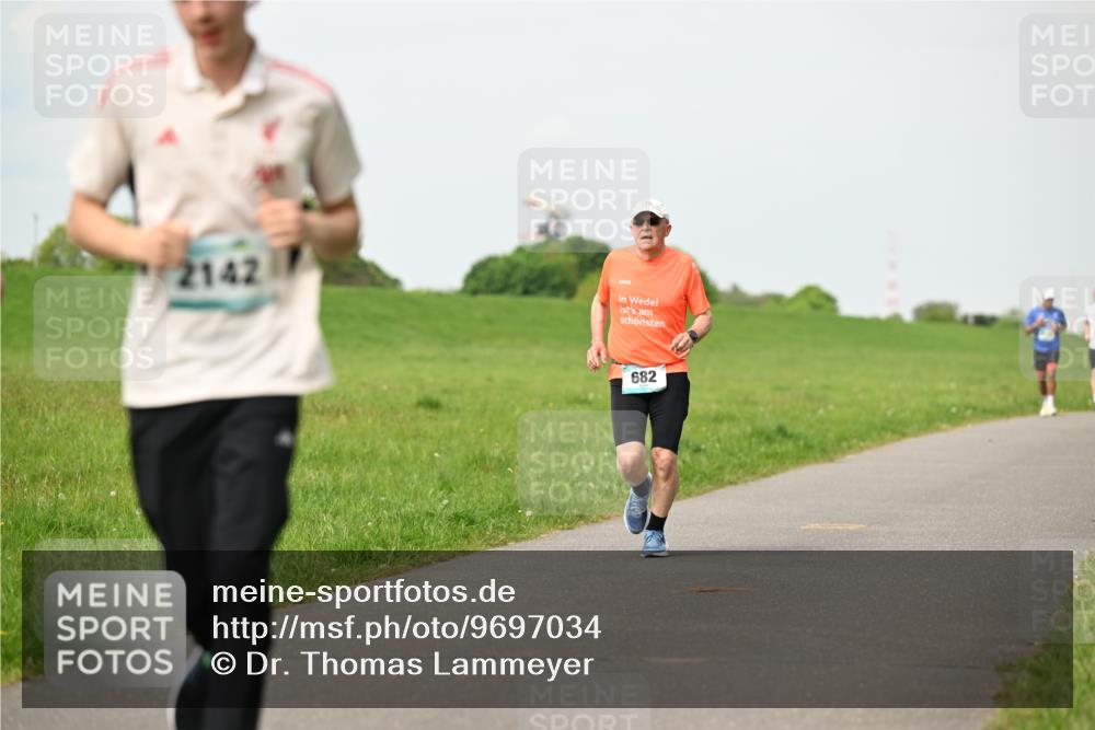 10.05.2026 - 8. Wedeler Halbmarathon Dr. Thomas Lammeyer http://msf.ph/oto/9697034 10.05.2026 11:27:40 Laufen 2142, 682 meine-sportfotos.de