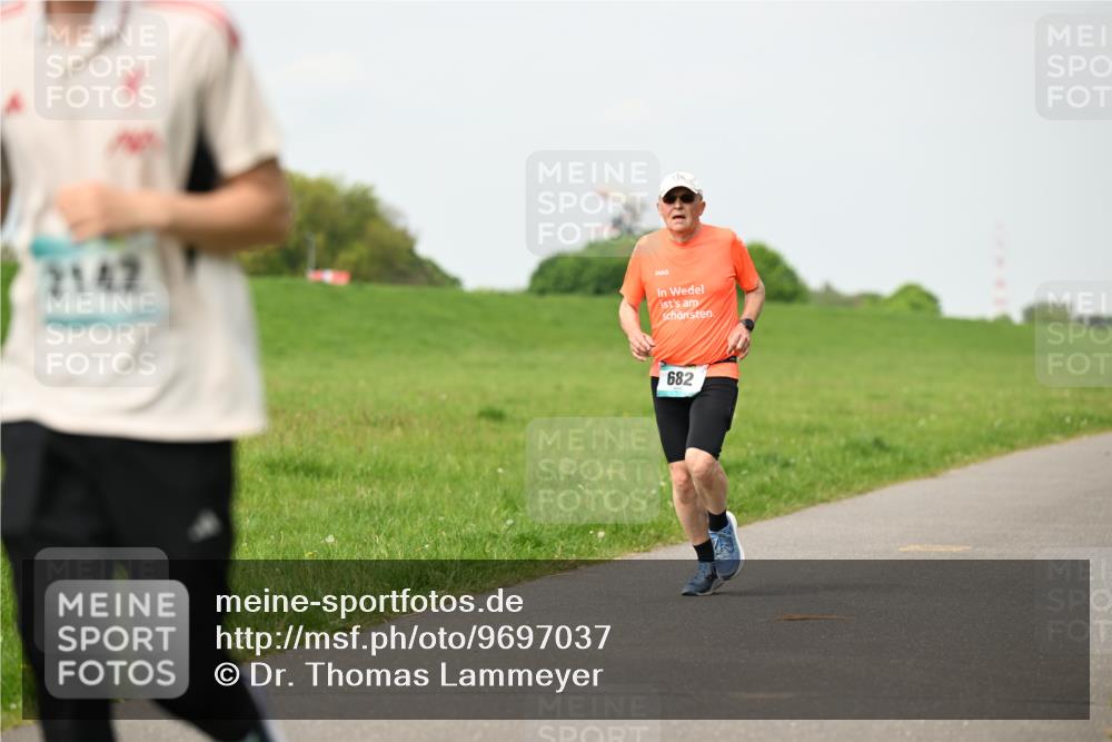10.05.2026 - 8. Wedeler Halbmarathon Dr. Thomas Lammeyer http://msf.ph/oto/9697037 10.05.2026 11:27:41 Laufen 2142, 682 meine-sportfotos.de