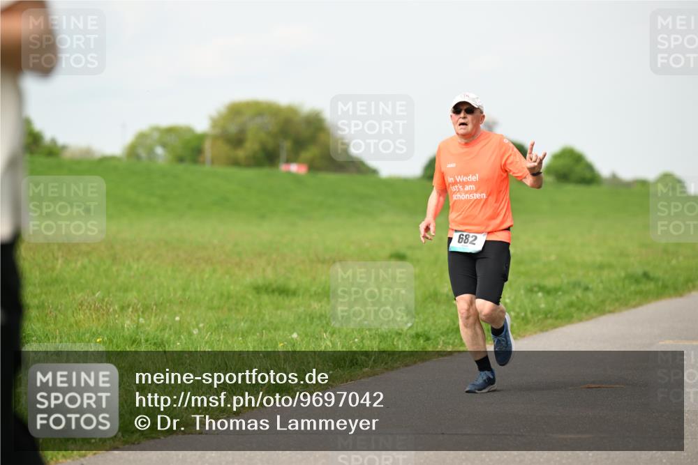 10.05.2026 - 8. Wedeler Halbmarathon Dr. Thomas Lammeyer http://msf.ph/oto/9697042 10.05.2026 11:27:41 Laufen 682 meine-sportfotos.de