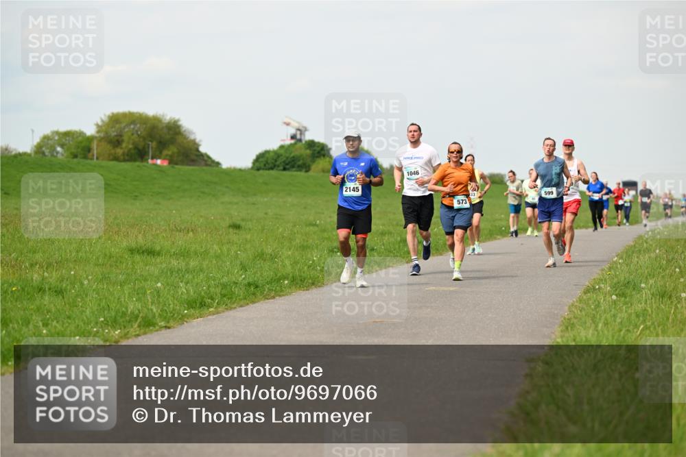 10.05.2026 - 8. Wedeler Halbmarathon Dr. Thomas Lammeyer http://msf.ph/oto/9697066 10.05.2026 11:27:55 Laufen 2145, 1046, 573, 599 meine-sportfotos.de