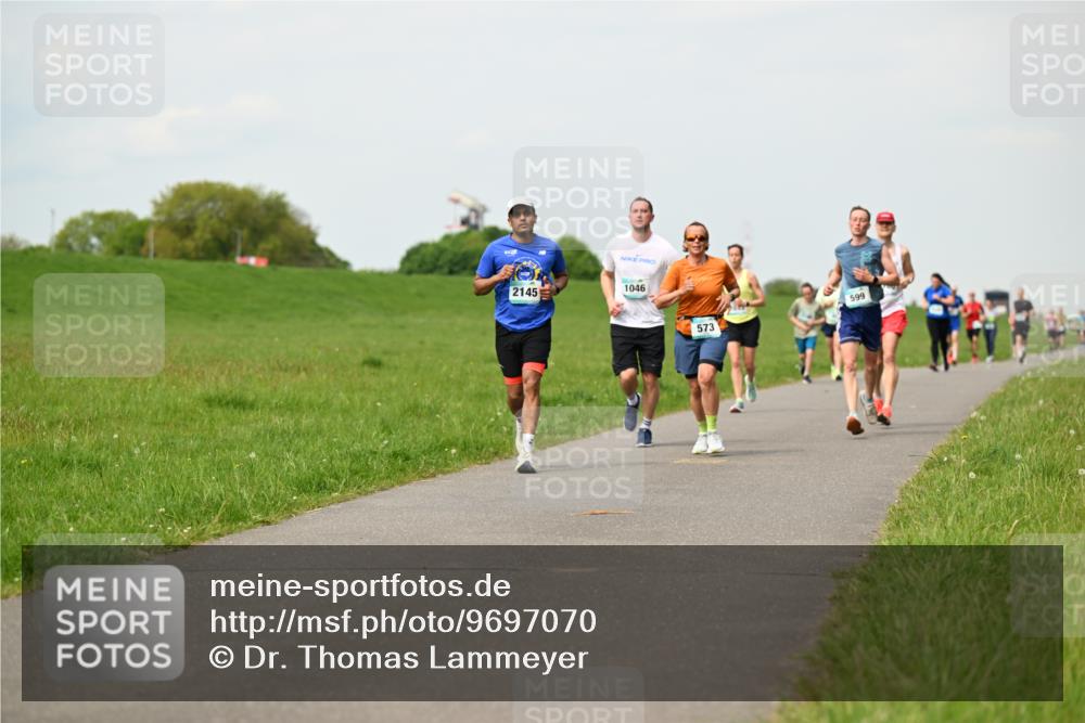10.05.2026 - 8. Wedeler Halbmarathon Dr. Thomas Lammeyer http://msf.ph/oto/9697070 10.05.2026 11:27:55 Laufen 2145, 1046, 599, 573 meine-sportfotos.de
