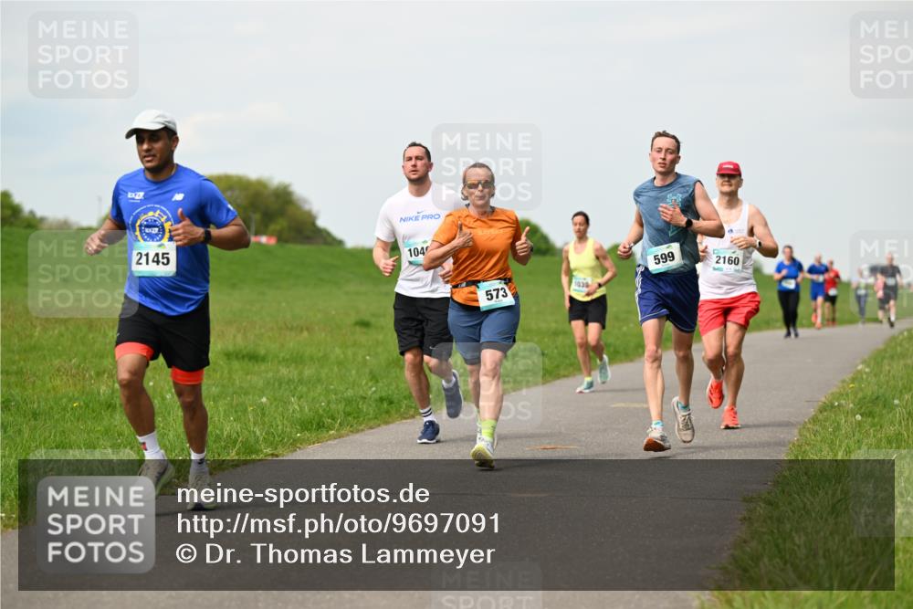 10.05.2026 - 8. Wedeler Halbmarathon Dr. Thomas Lammeyer http://msf.ph/oto/9697091 10.05.2026 11:27:58 Laufen 2145, 104, 573, 1039, 599, 2160 meine-sportfotos.de