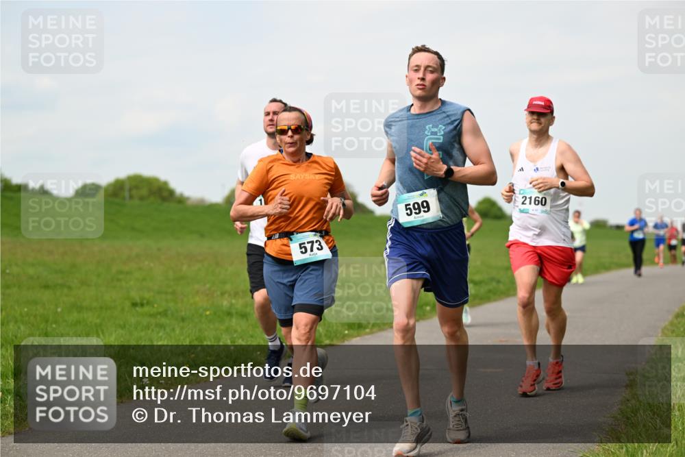 10.05.2026 - 8. Wedeler Halbmarathon Dr. Thomas Lammeyer http://msf.ph/oto/9697104 10.05.2026 11:28:00 Laufen 573, 599, 2160 meine-sportfotos.de
