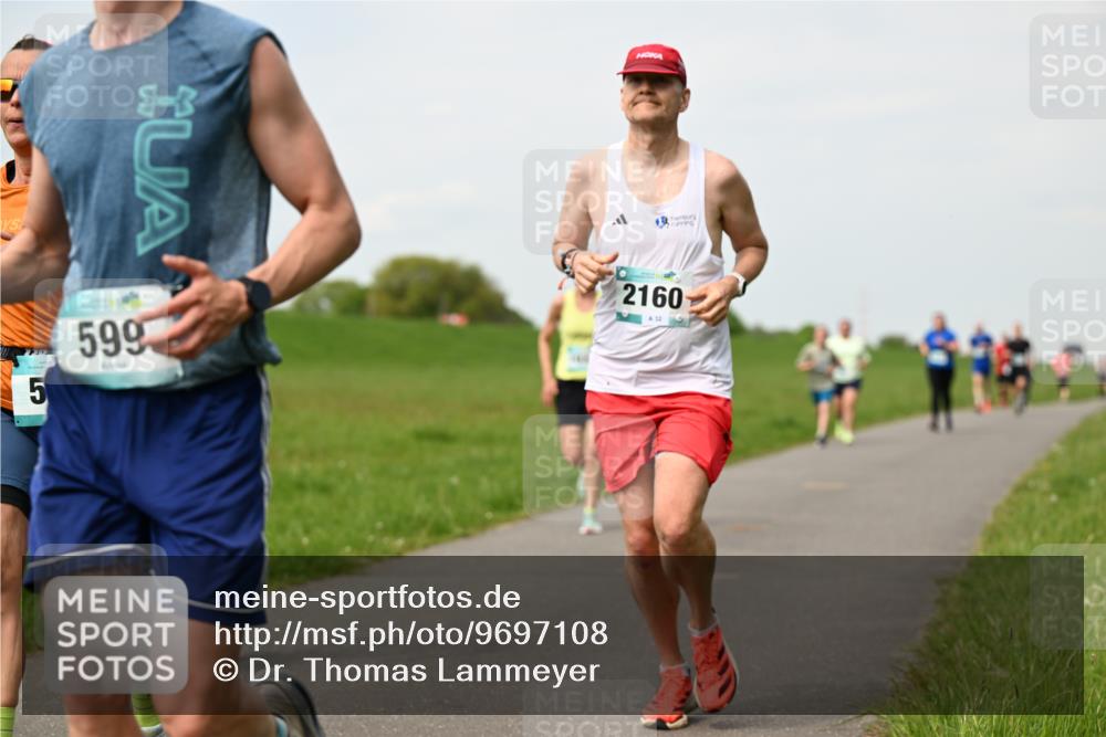 10.05.2026 - 8. Wedeler Halbmarathon Dr. Thomas Lammeyer http://msf.ph/oto/9697108 10.05.2026 11:28:01 Laufen 599, 2160 meine-sportfotos.de