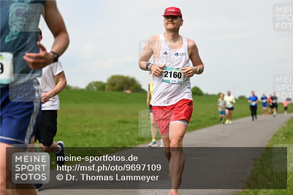 10.05.2026 - 8. Wedeler Halbmarathon Dr. Thomas Lammeyer http://msf.ph/oto/9697109 10.05.2026 11:28:01 Laufen 2160 meine-sportfotos.de