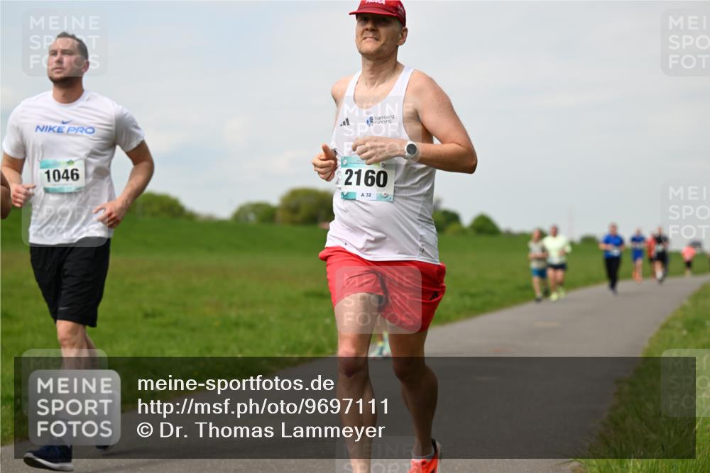 10.05.2026 - 8. Wedeler Halbmarathon Dr. Thomas Lammeyer http://msf.ph/oto/9697111 10.05.2026 11:28:01 Laufen 1046, 2160 meine-sportfotos.de