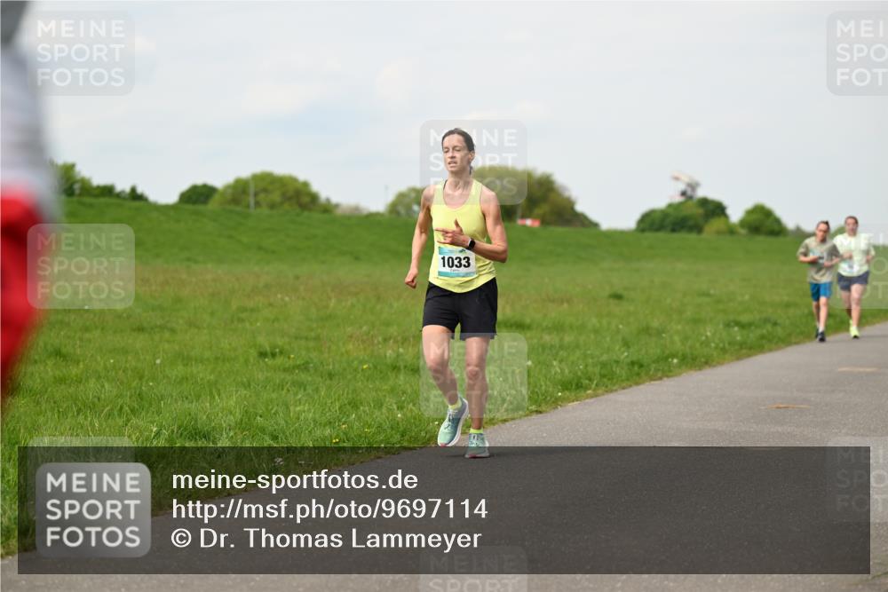 10.05.2026 - 8. Wedeler Halbmarathon Dr. Thomas Lammeyer http://msf.ph/oto/9697114 10.05.2026 11:28:03 Laufen 1033 meine-sportfotos.de
