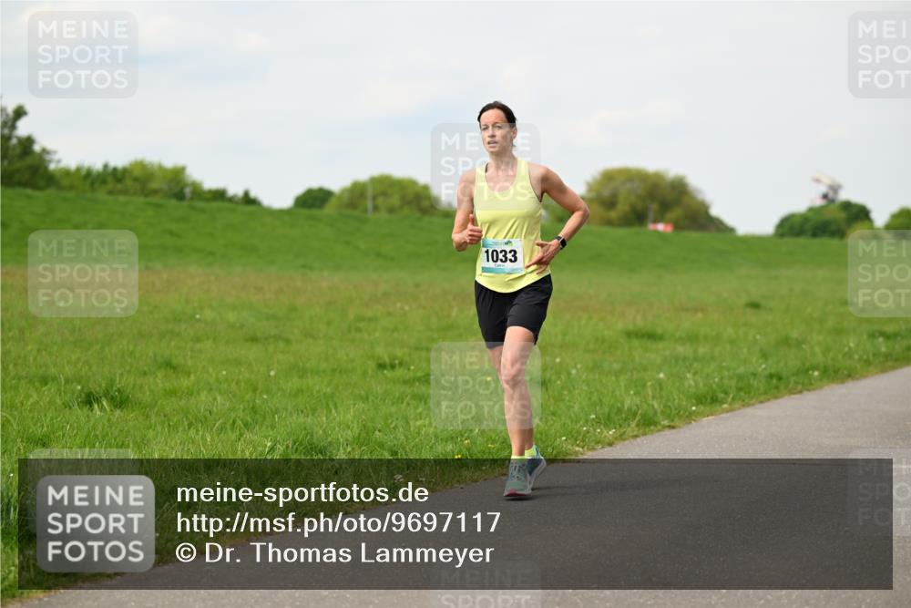10.05.2026 - 8. Wedeler Halbmarathon Dr. Thomas Lammeyer http://msf.ph/oto/9697117 10.05.2026 11:28:03 Laufen 1033 meine-sportfotos.de
