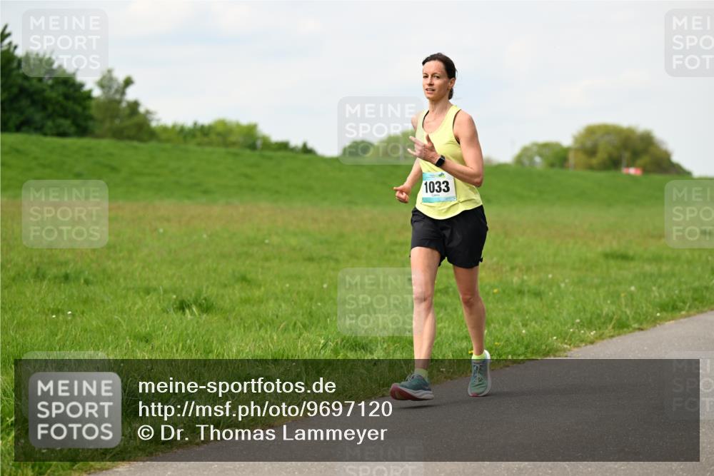 10.05.2026 - 8. Wedeler Halbmarathon Dr. Thomas Lammeyer http://msf.ph/oto/9697120 10.05.2026 11:28:03 Laufen 1033 meine-sportfotos.de