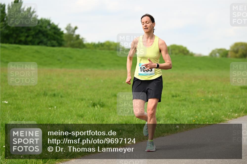 10.05.2026 - 8. Wedeler Halbmarathon Dr. Thomas Lammeyer http://msf.ph/oto/9697124 10.05.2026 11:28:04 Laufen 1035 meine-sportfotos.de