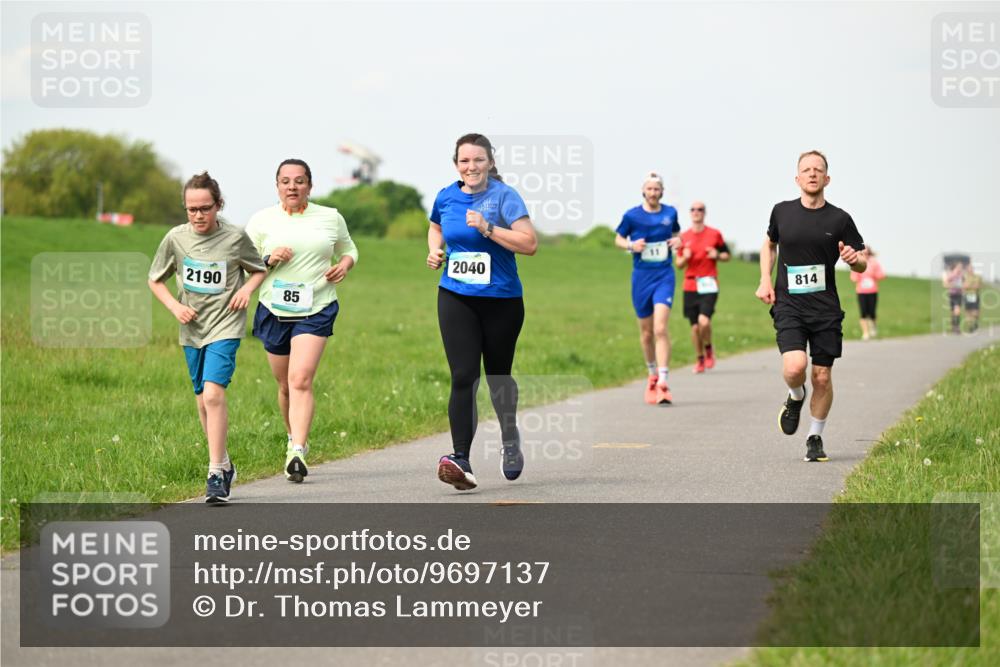 10.05.2026 - 8. Wedeler Halbmarathon Dr. Thomas Lammeyer http://msf.ph/oto/9697137 10.05.2026 11:28:08 Laufen 2190, 2040, 814 meine-sportfotos.de