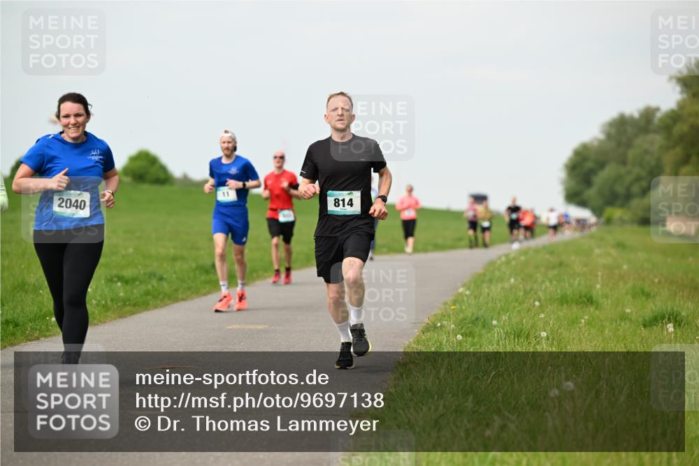 10.05.2026 - 8. Wedeler Halbmarathon Dr. Thomas Lammeyer http://msf.ph/oto/9697138 10.05.2026 11:28:09 Laufen 814, 2040 meine-sportfotos.de
