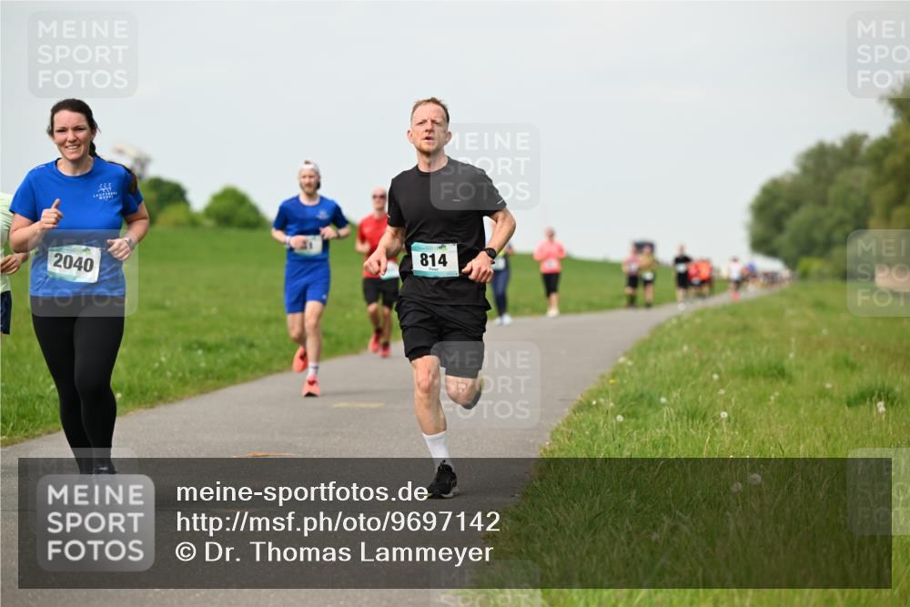 10.05.2026 - 8. Wedeler Halbmarathon Dr. Thomas Lammeyer http://msf.ph/oto/9697142 10.05.2026 11:28:10 Laufen 2040, 814 meine-sportfotos.de