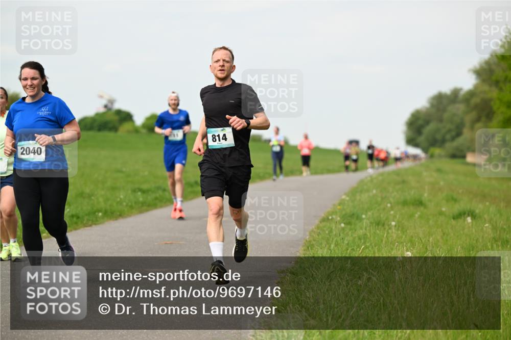 10.05.2026 - 8. Wedeler Halbmarathon Dr. Thomas Lammeyer http://msf.ph/oto/9697146 10.05.2026 11:28:10 Laufen 2040, 814 meine-sportfotos.de