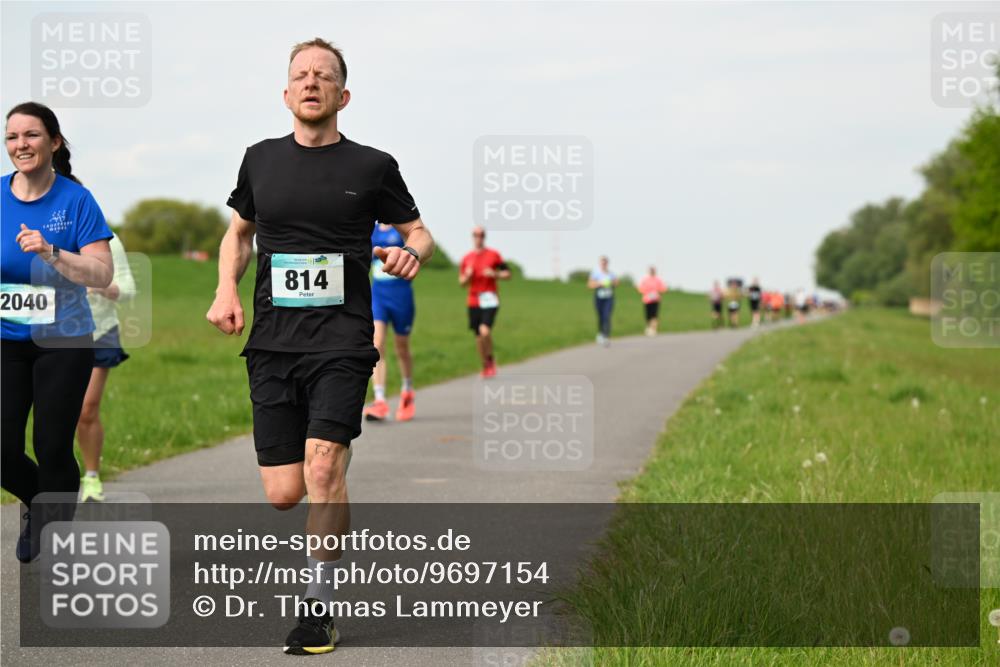 10.05.2026 - 8. Wedeler Halbmarathon Dr. Thomas Lammeyer http://msf.ph/oto/9697154 10.05.2026 11:28:12 Laufen 2040, 814 meine-sportfotos.de